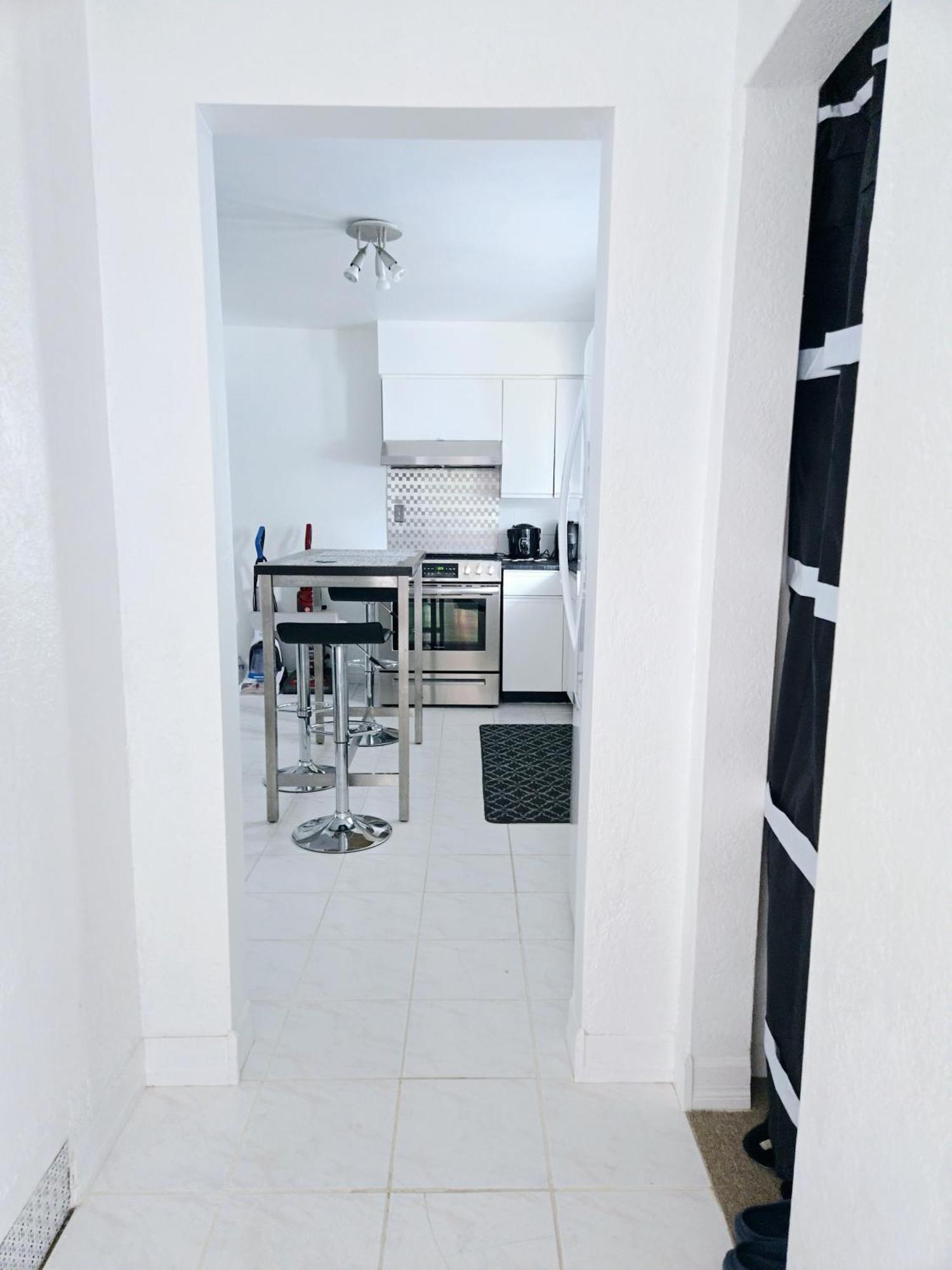 Lovely Cozy Room! With Attached Private Bath In The Heart Of Vancouver! Private Parking & Self Check-In! Buitenkant foto